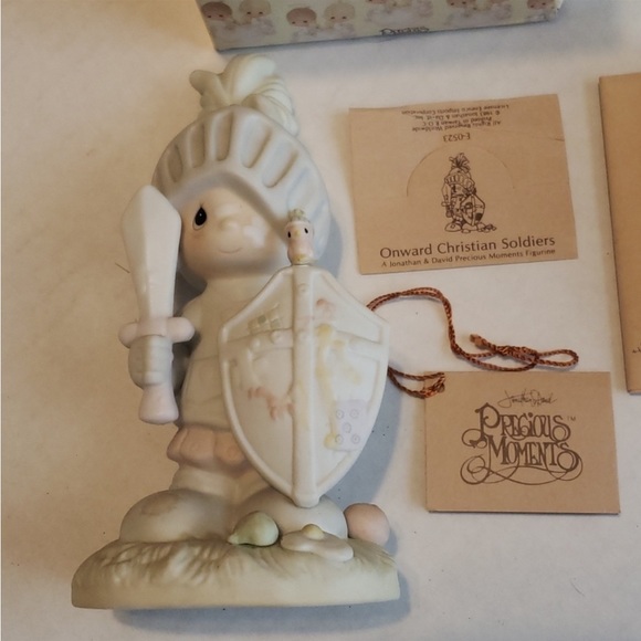 Precious Moments collectible pair of figurines - Picture 5 of 7